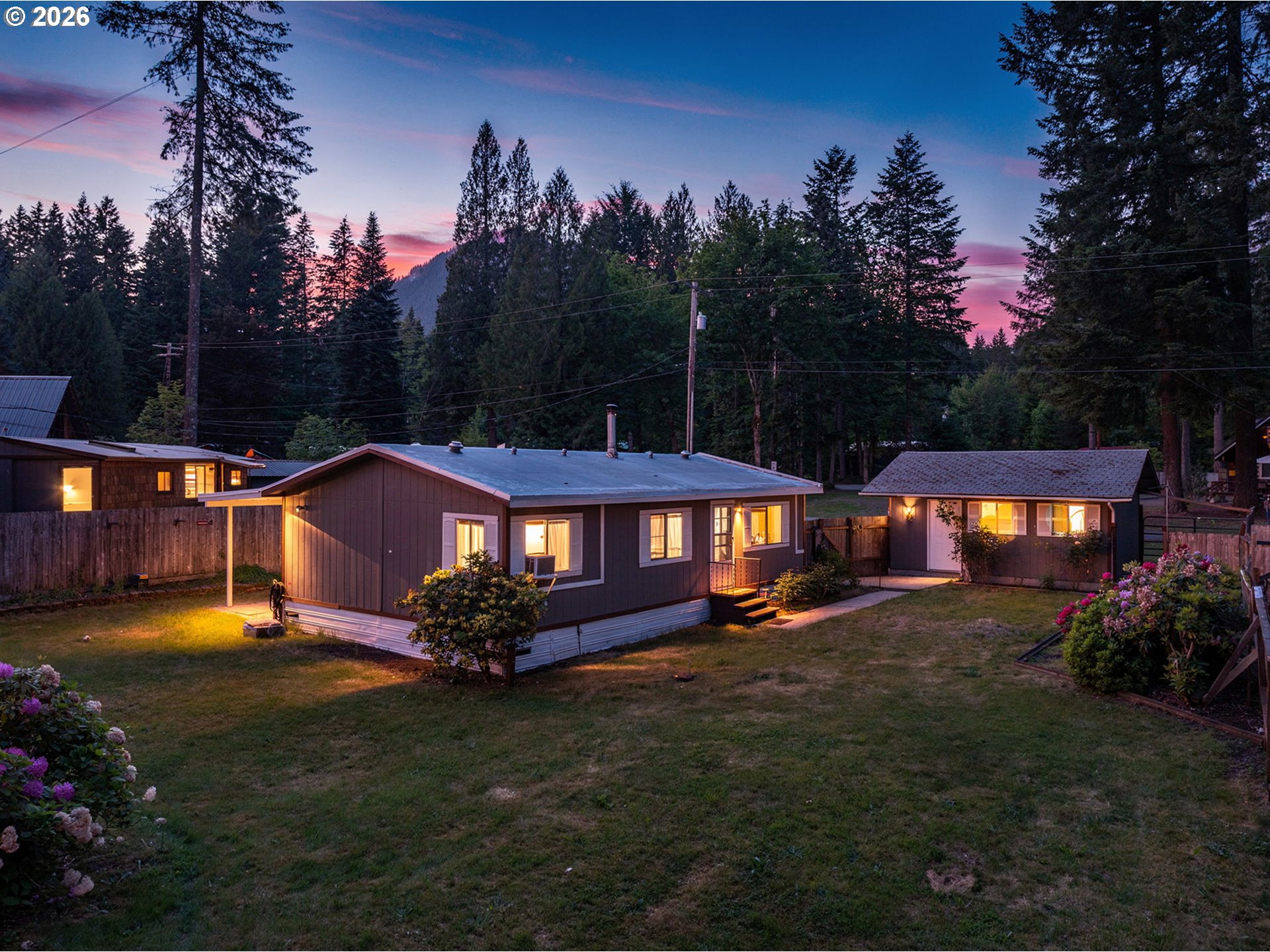 105 Mount Rainier Dr — photo