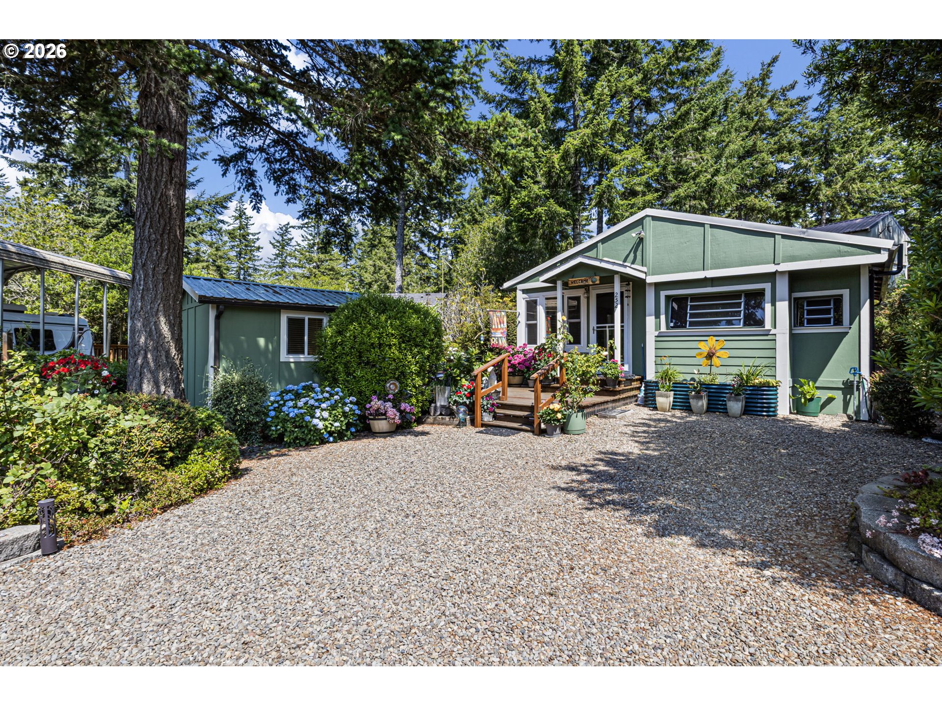 252 Outer Dr, Florence, OR 97439 — photo 2