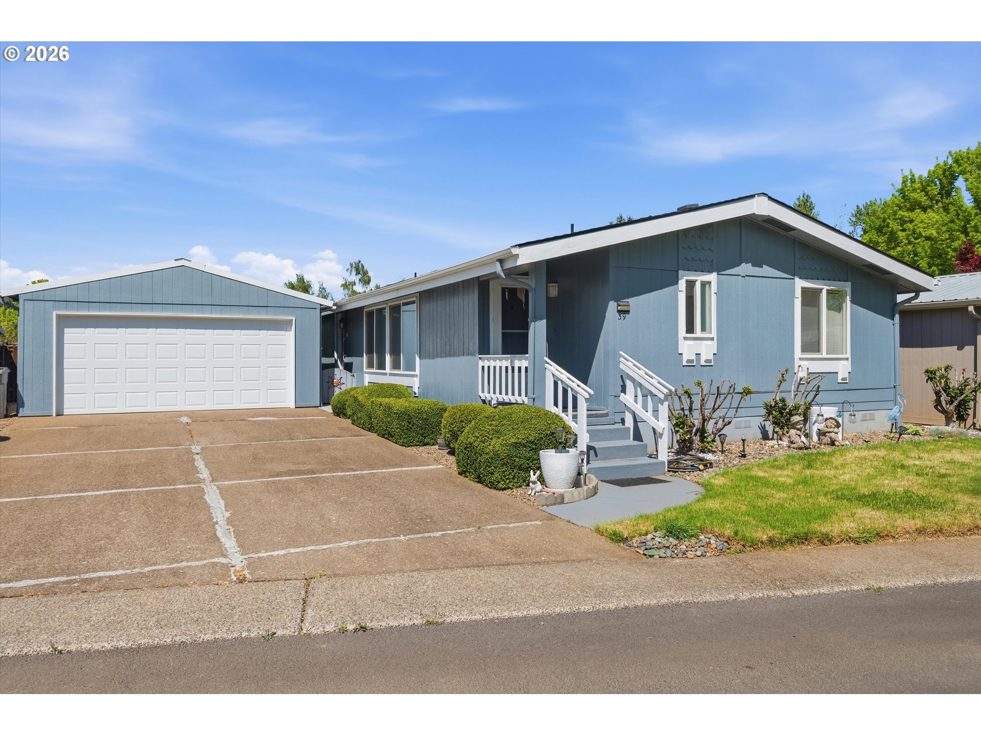 1401 W Ellendale Ave — photo