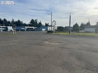 1073 Highway 101 — photo