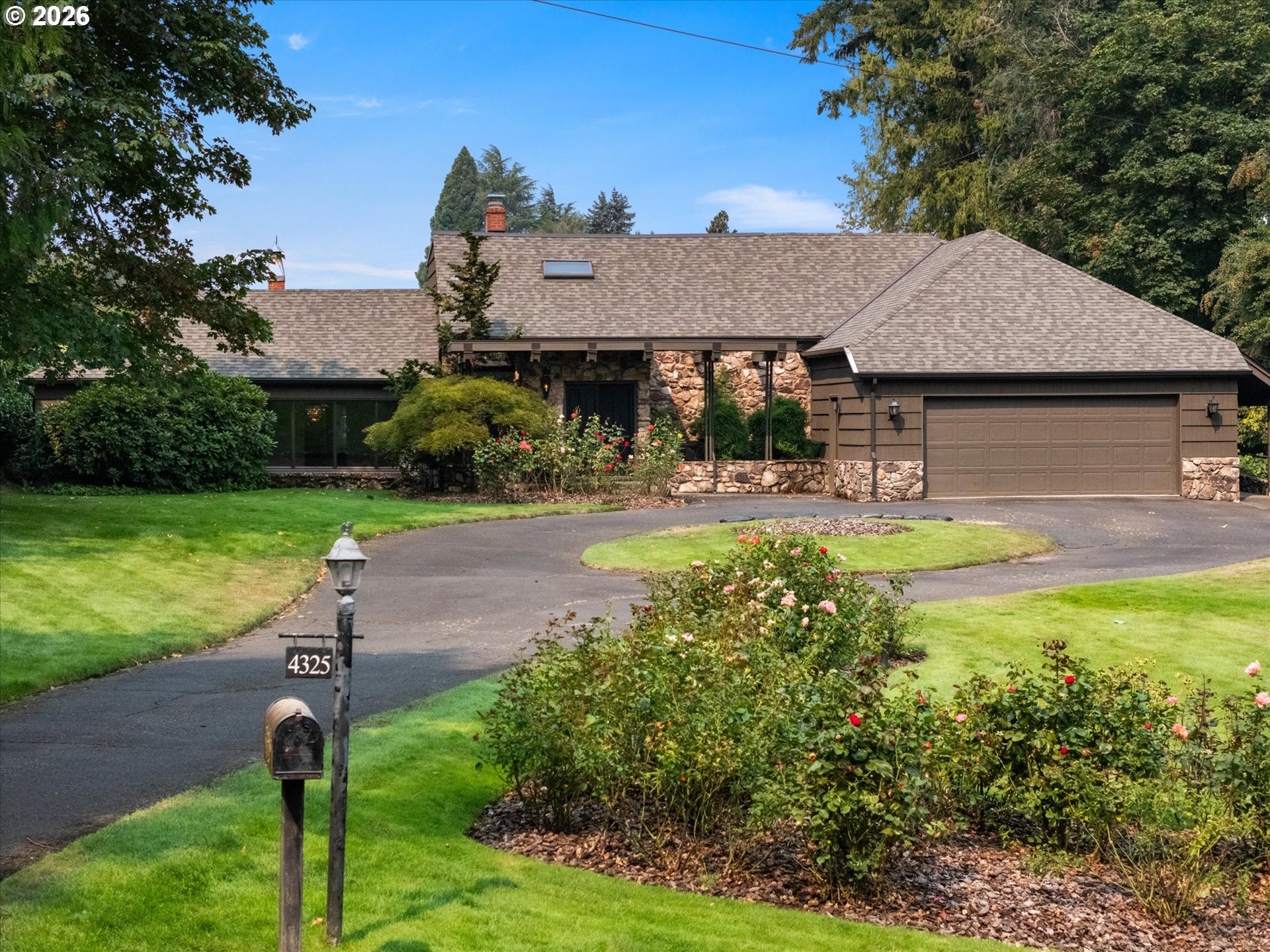 4325 SW Charming Way — photo