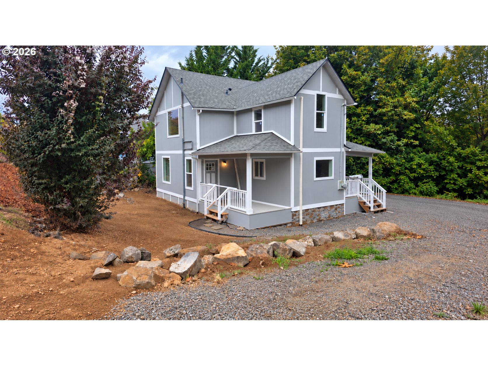 1119 W B St — photo