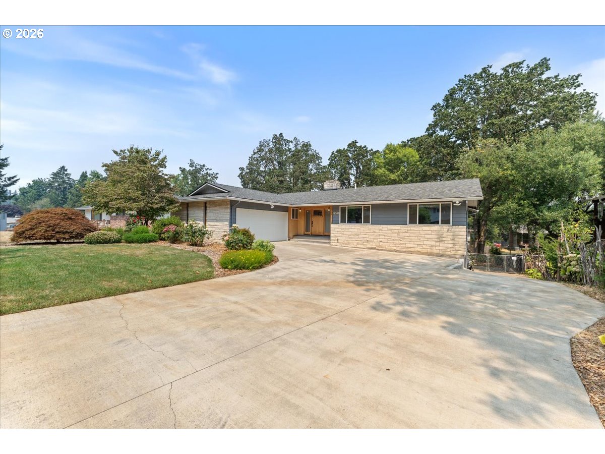 16540 Nottingham Dr — photo