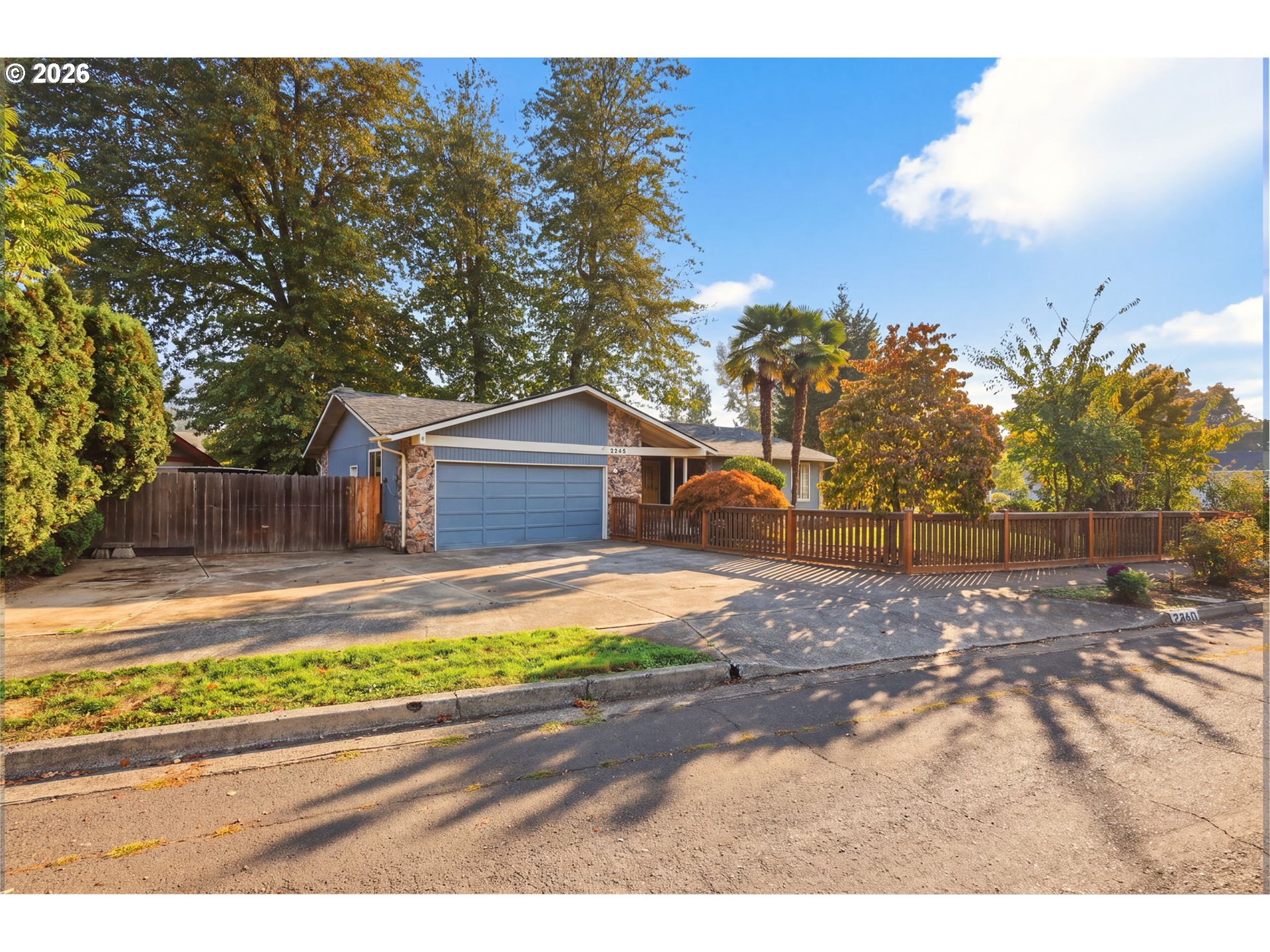 2245 Princeton Dr, Eugene, OR 97405 — photo 2