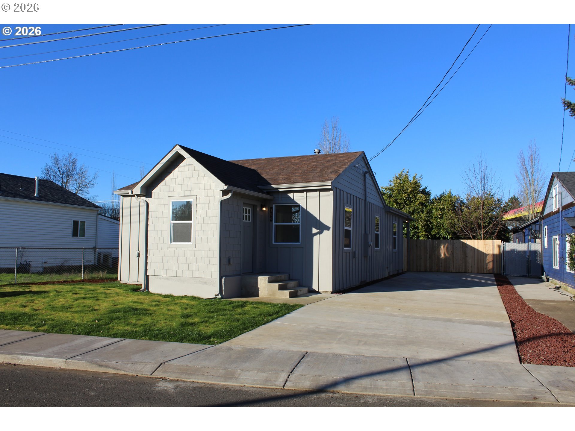 186 SW Rainbow Ave — photo