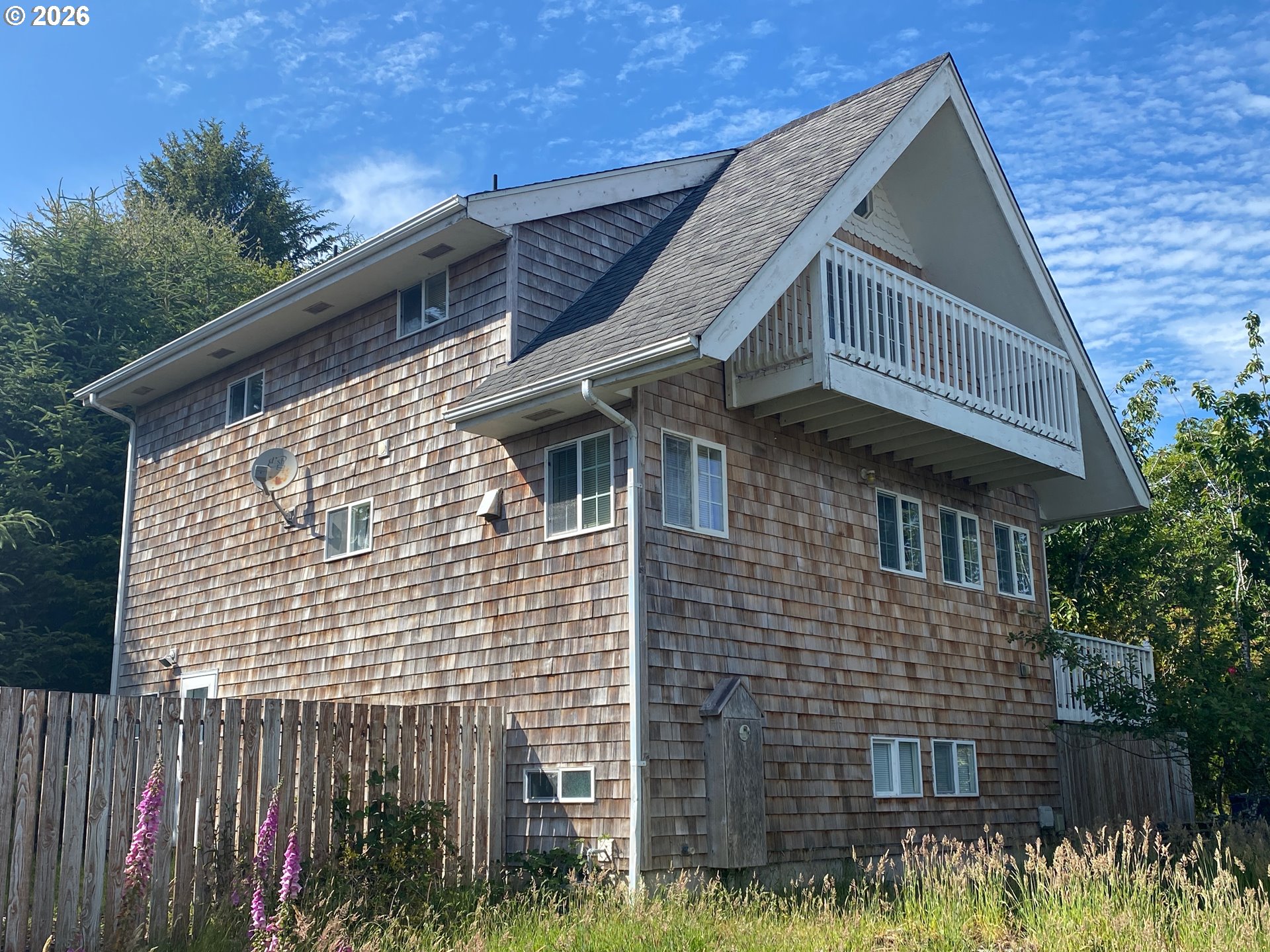 1017 NE Lake Dr — photo