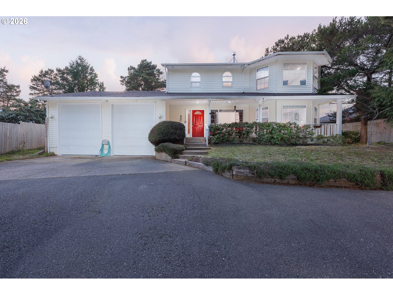2340 S Crestline Dr — photo