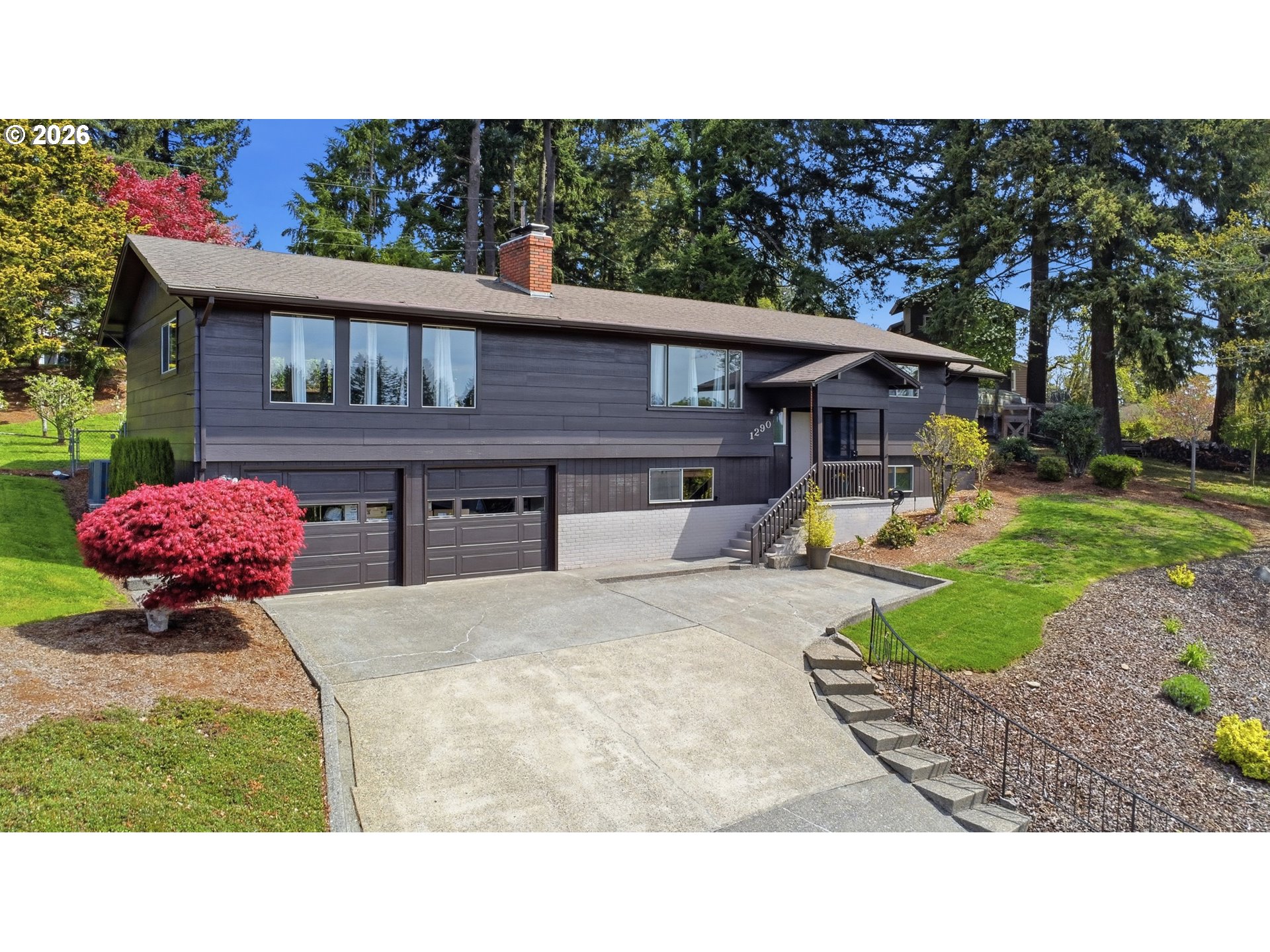 1290 Scenic View Dr — photo