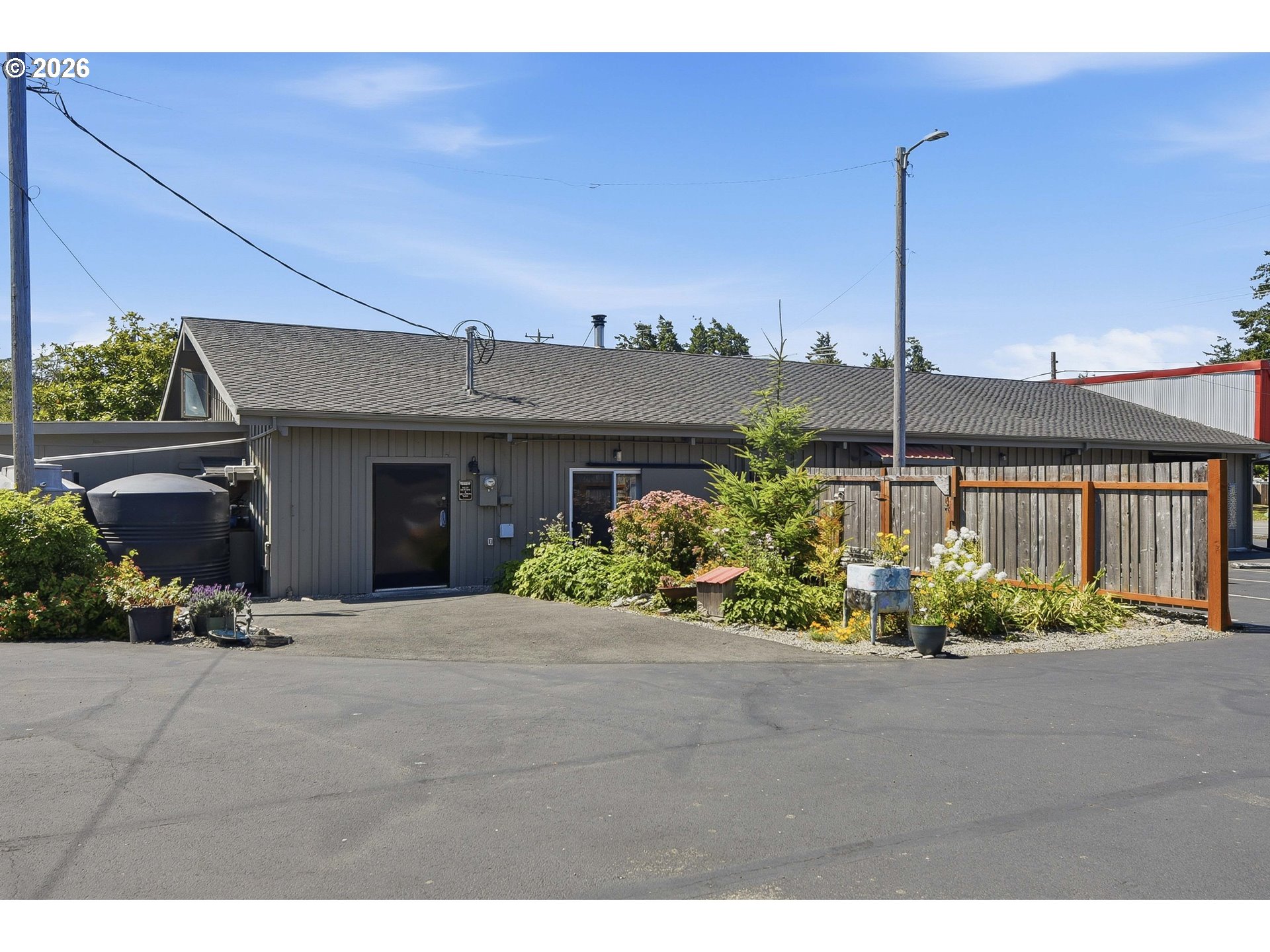 49045 Highway 101 — photo