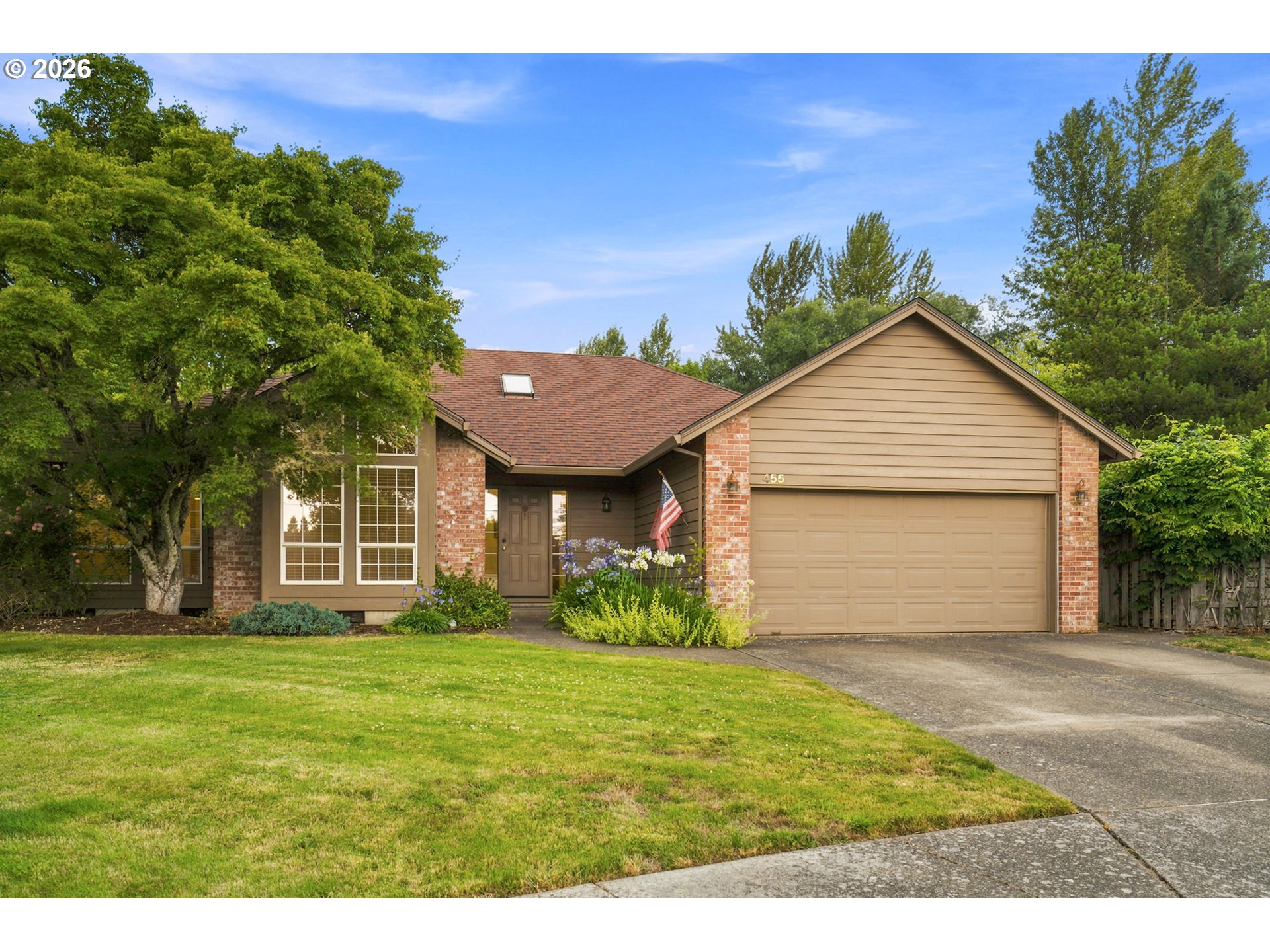 455 NW Meadowlark Ct — photo