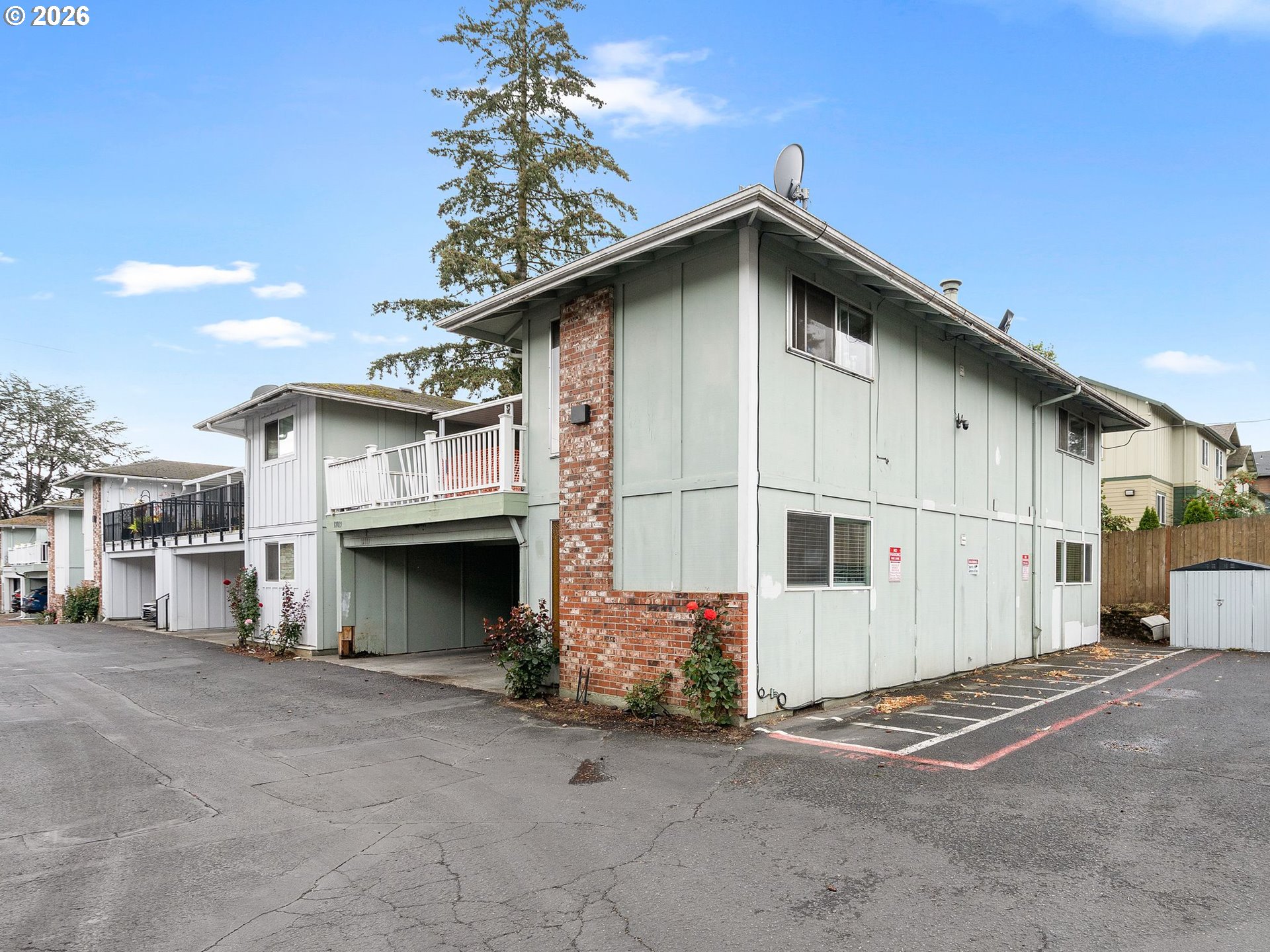 12817 SE Stark St — photo