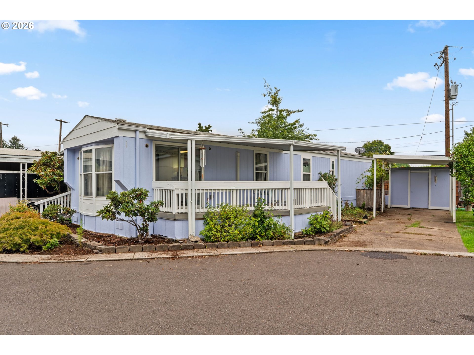 1225 W 10th Ave Unit 3 — photo