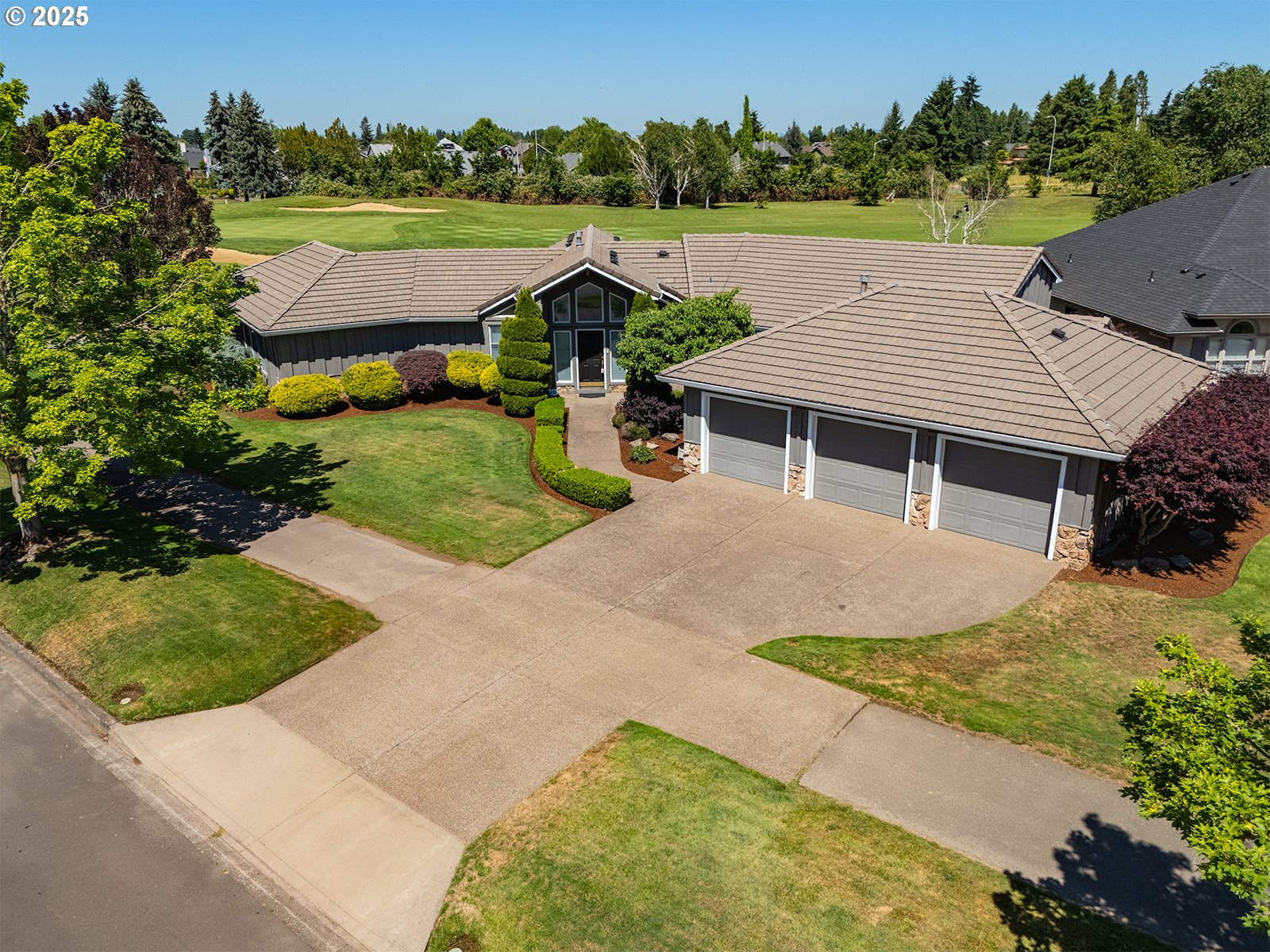 1055 Tukwila Dr — photo