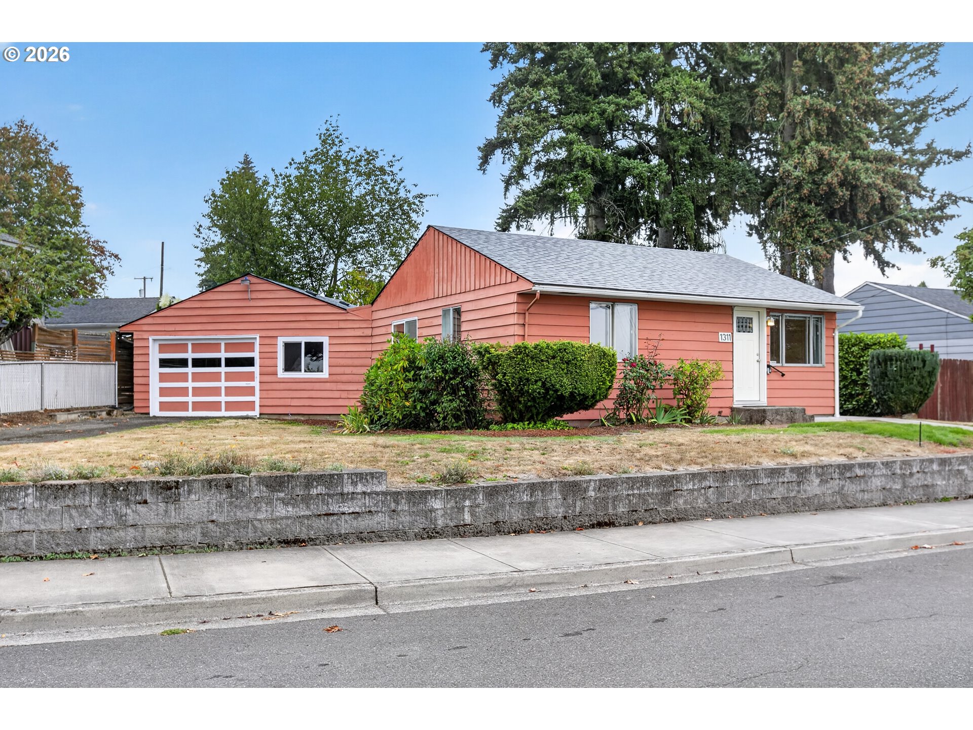 1311 E 32nd Ave — photo