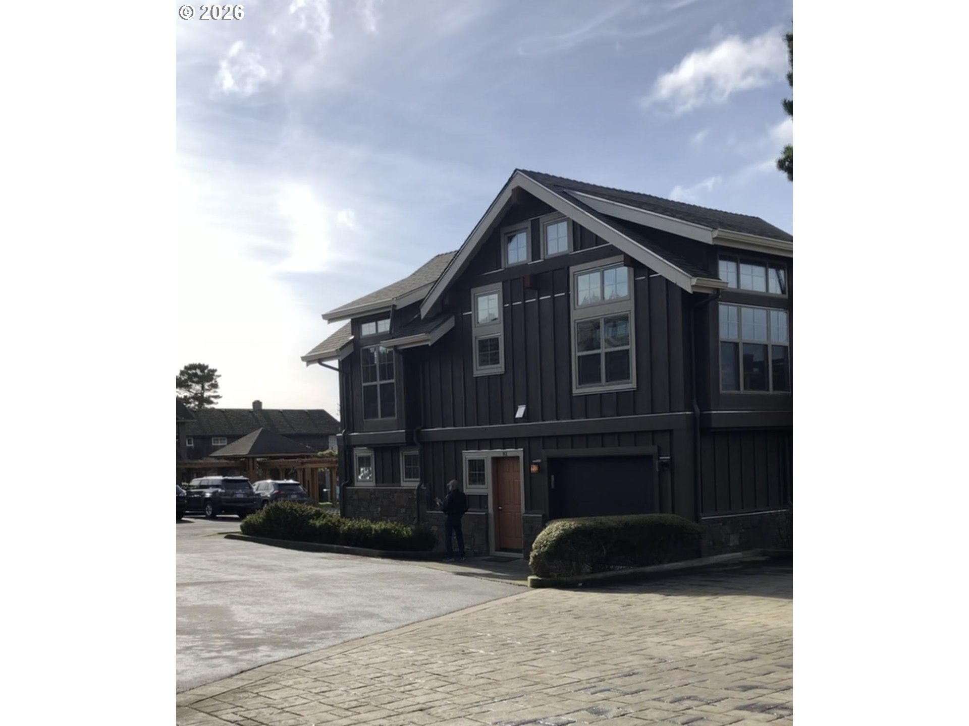 132 E Surfcrest Ave B2-K — photo