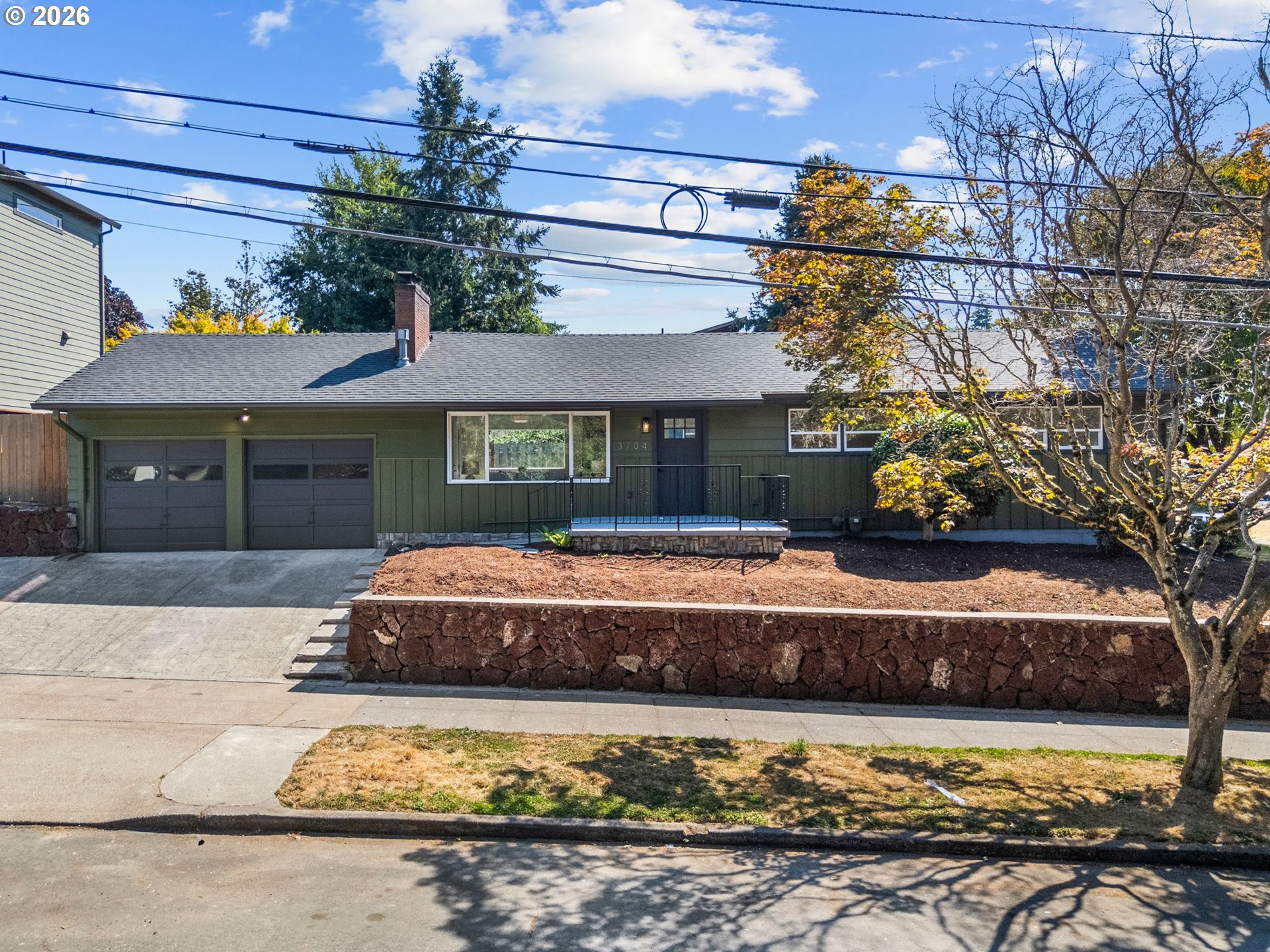 3704 SE Raymond St — photo