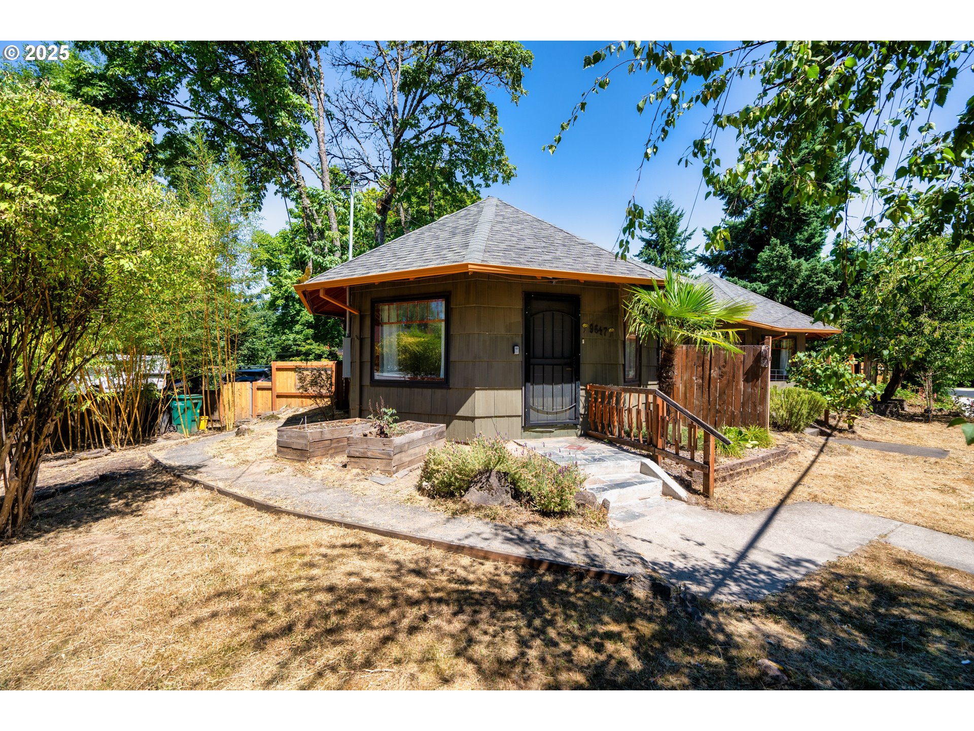 9647 SW Capitol Hwy — photo