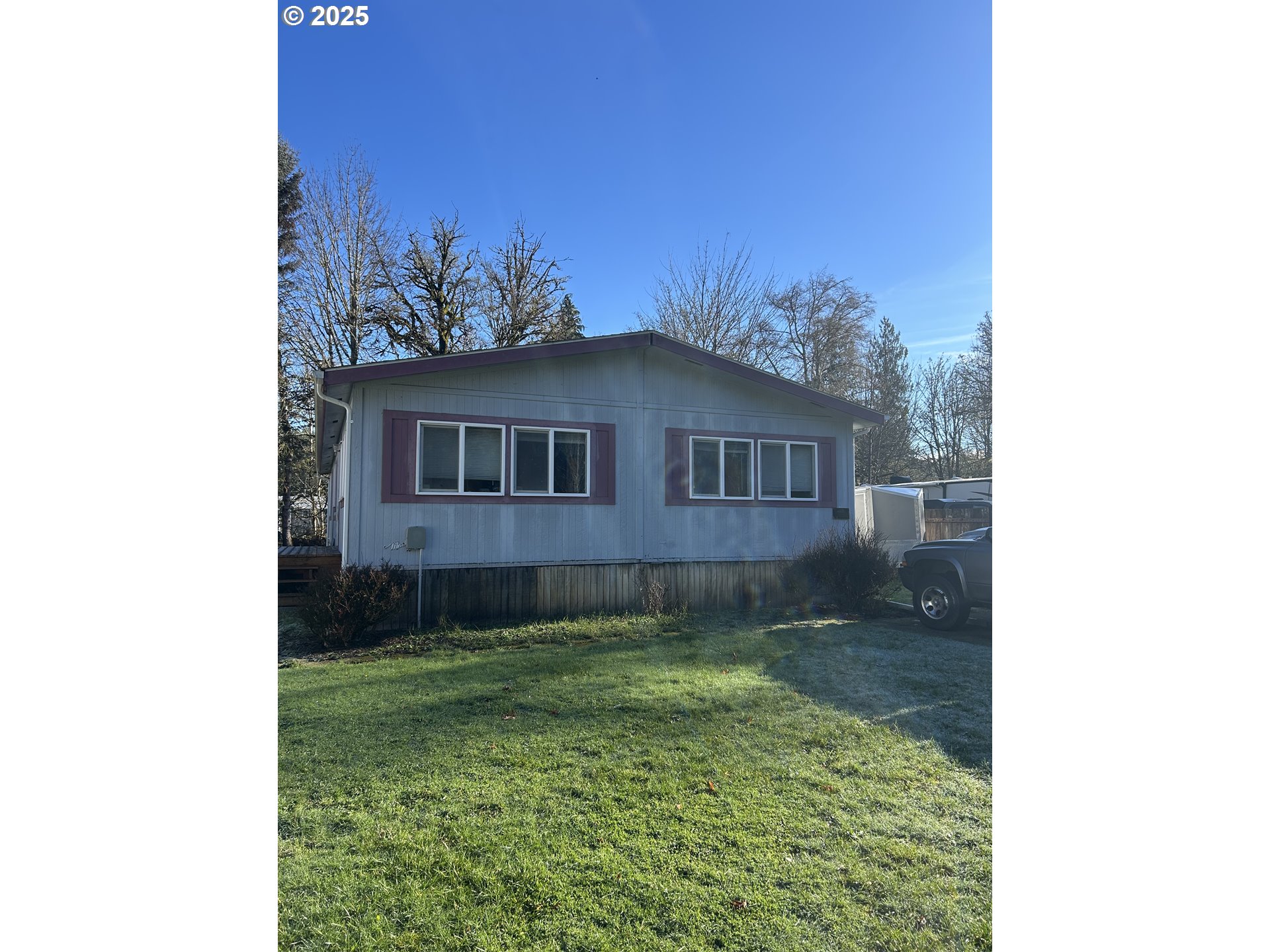 1105 Riverside Dr 17 — photo