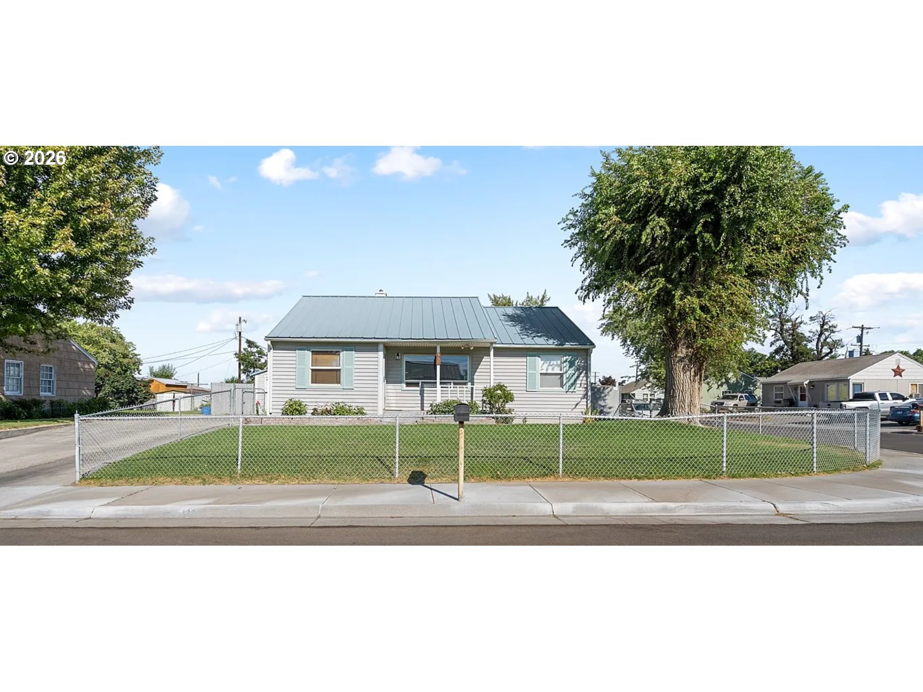 455 E Sunset Dr — photo