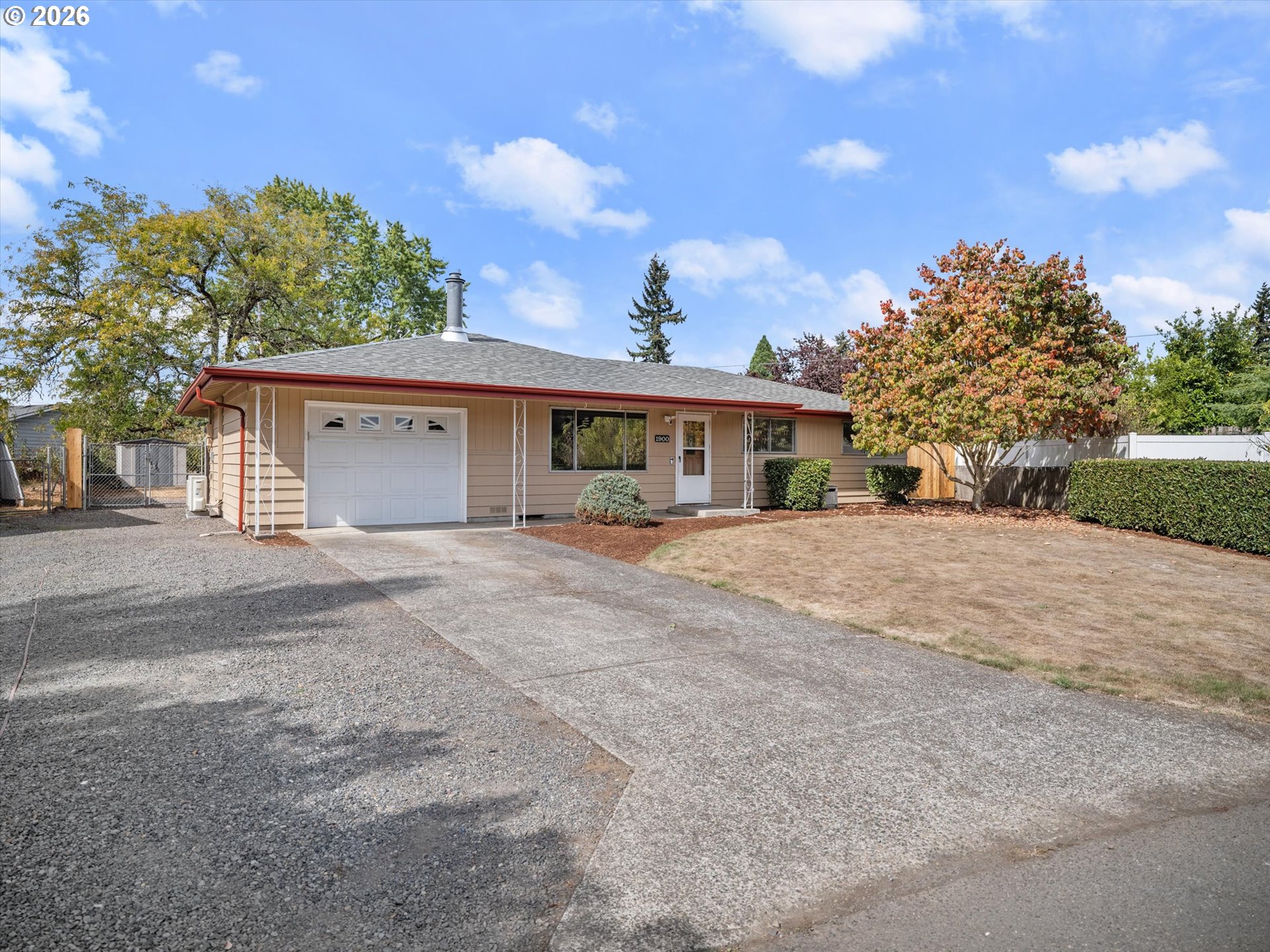 1900 Bergeron Ct — photo