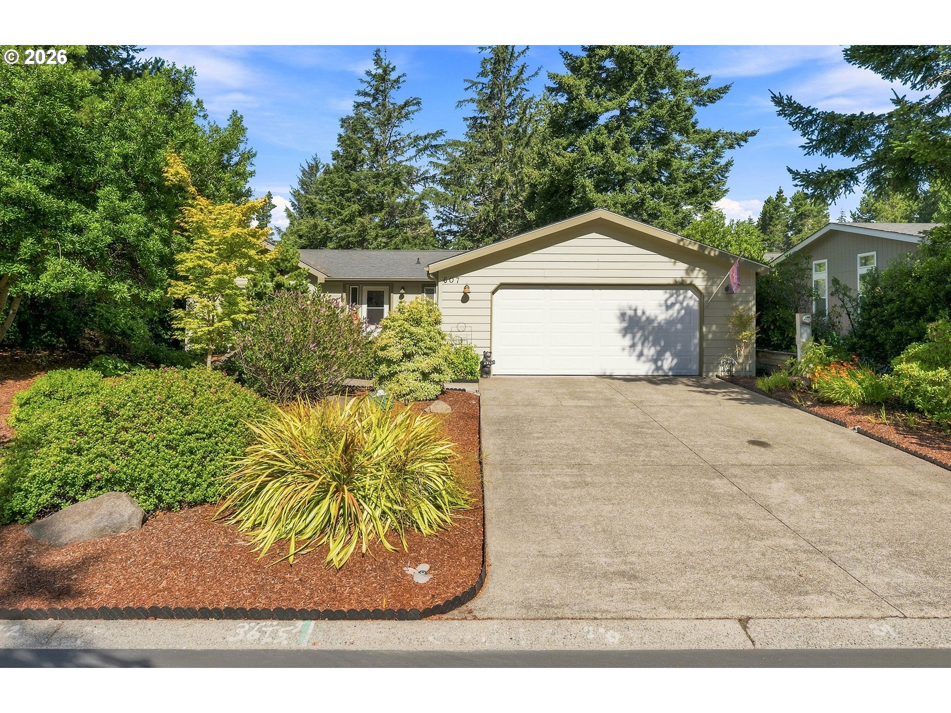 607 Glenbrook Cir — photo