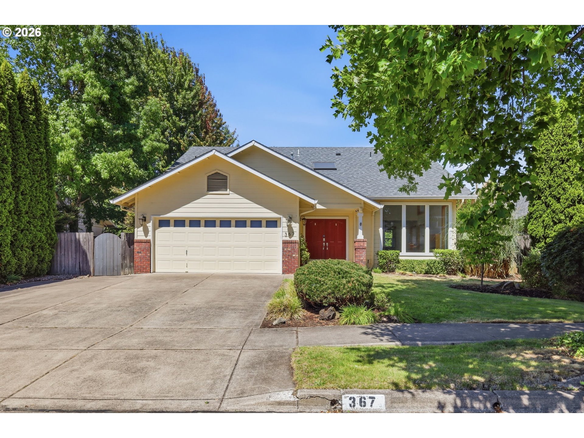 367 Lynnbrook Dr, Eugene, OR 97404 — photo 2