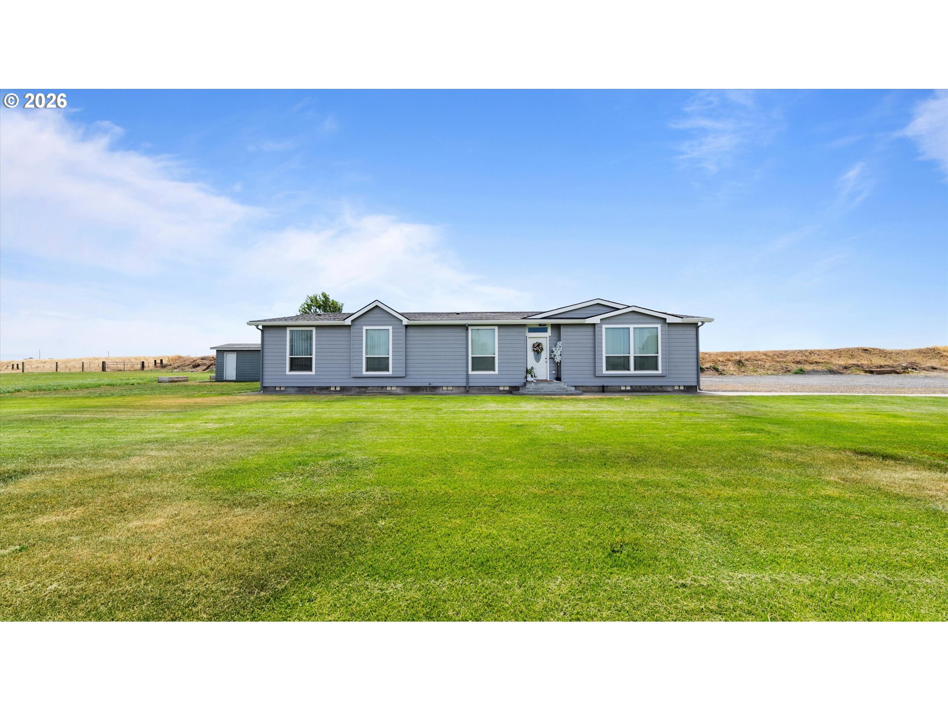 32374 E Loop Rd, Hermiston, OR 97838 — photo 2