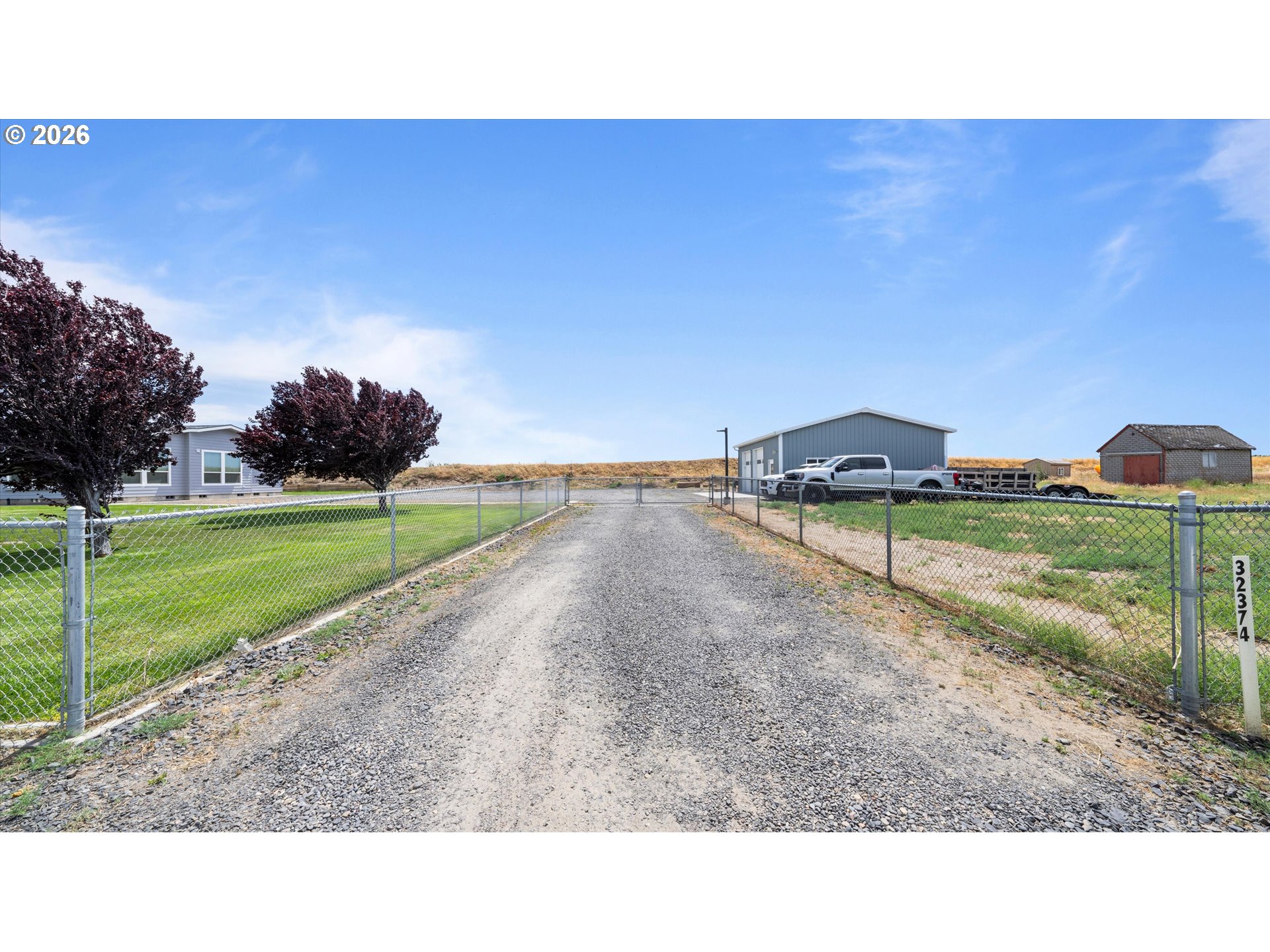 32374 E Loop Rd, Hermiston, OR 97838 — photo 3