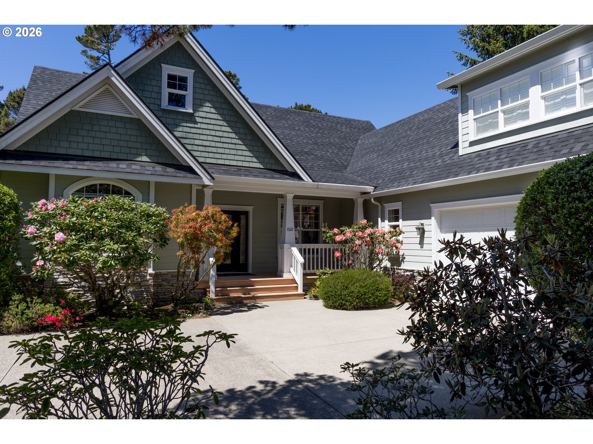 1021 Prestwick Ct — photo