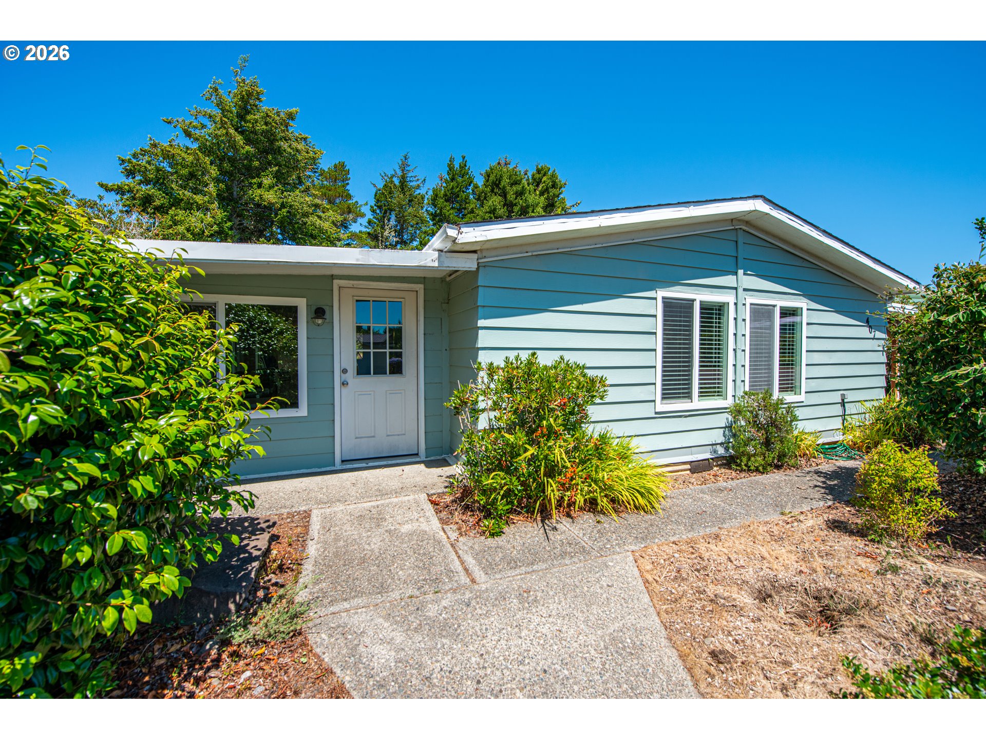 1600 Rhododendron Dr 407 — photo