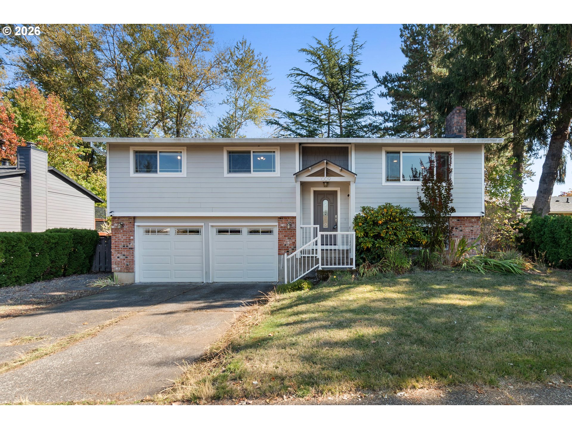 1009 SE Sweetbriar Ln — photo