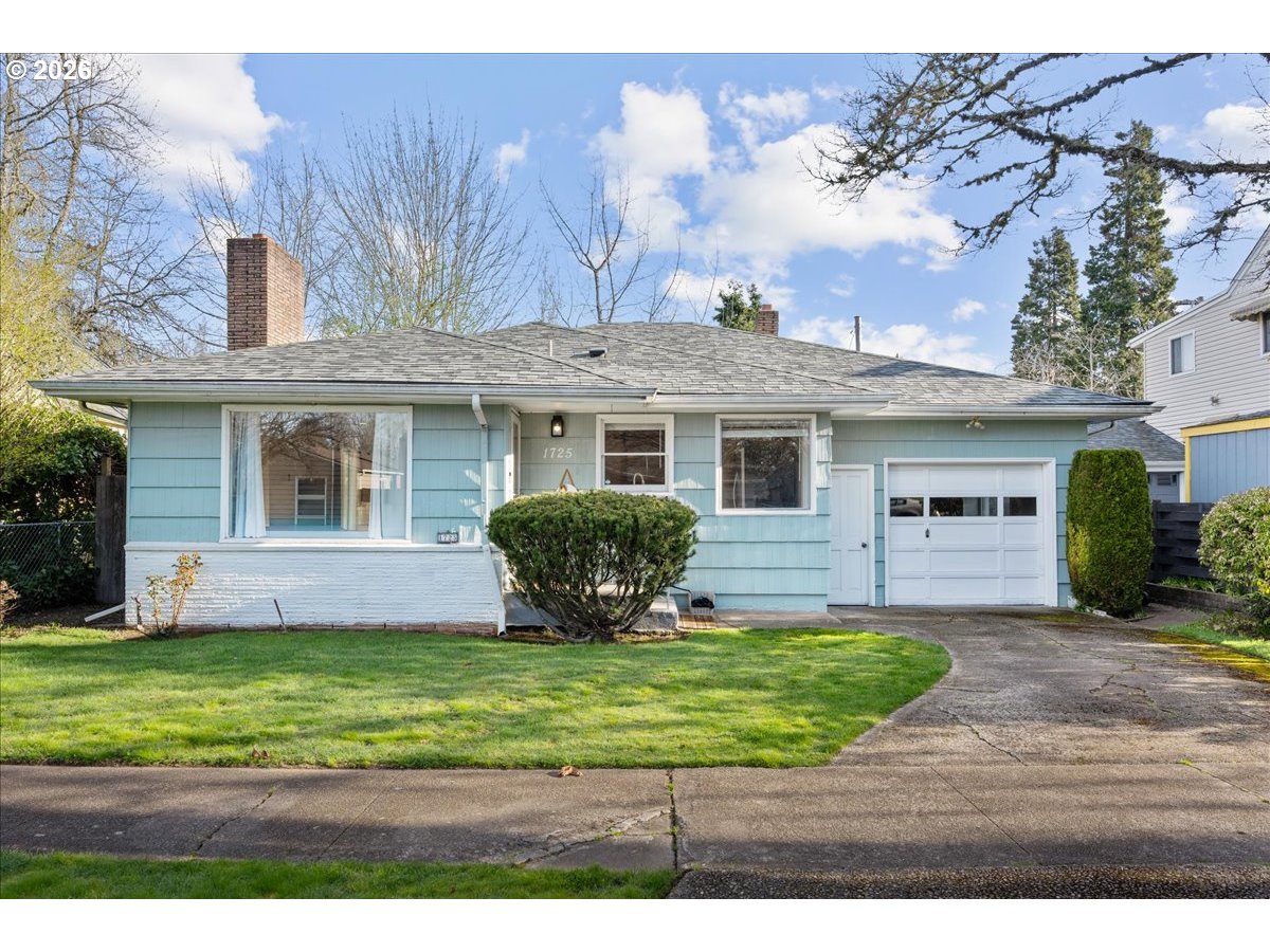 1725 Grant St NE — photo