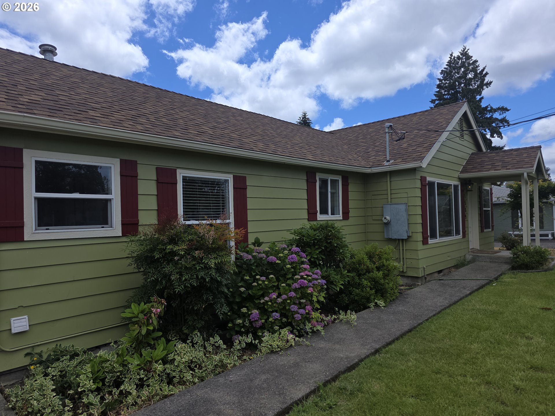 1589 NW Calkins Ave — photo