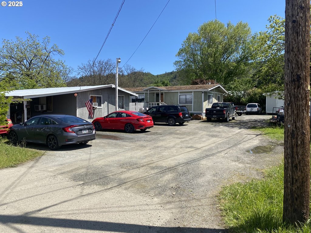 1110 N Old Pacific Hwy — photo