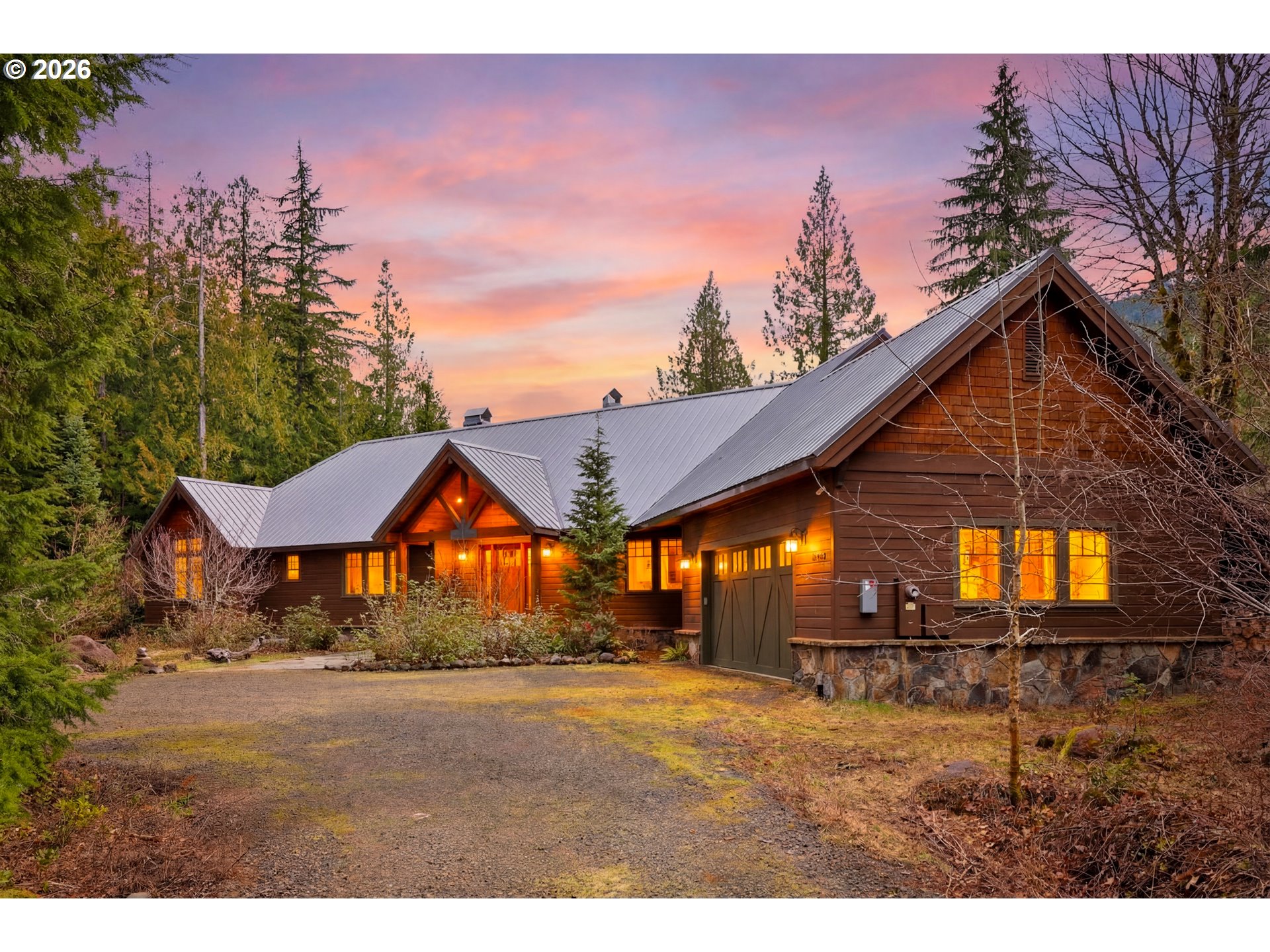 20680 E Glacier View Rd, Rhododendron, OR 97049