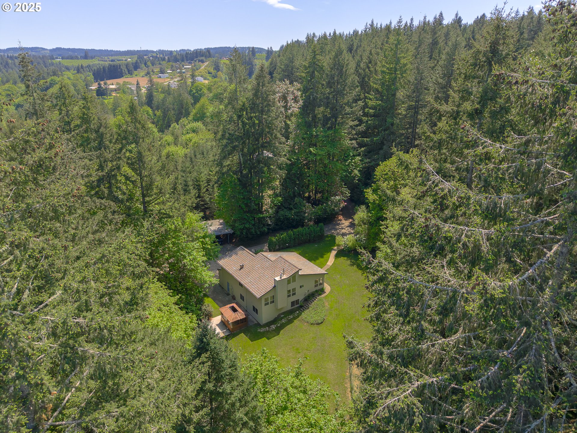 27701 SW Strawberry Hill Dr — photo