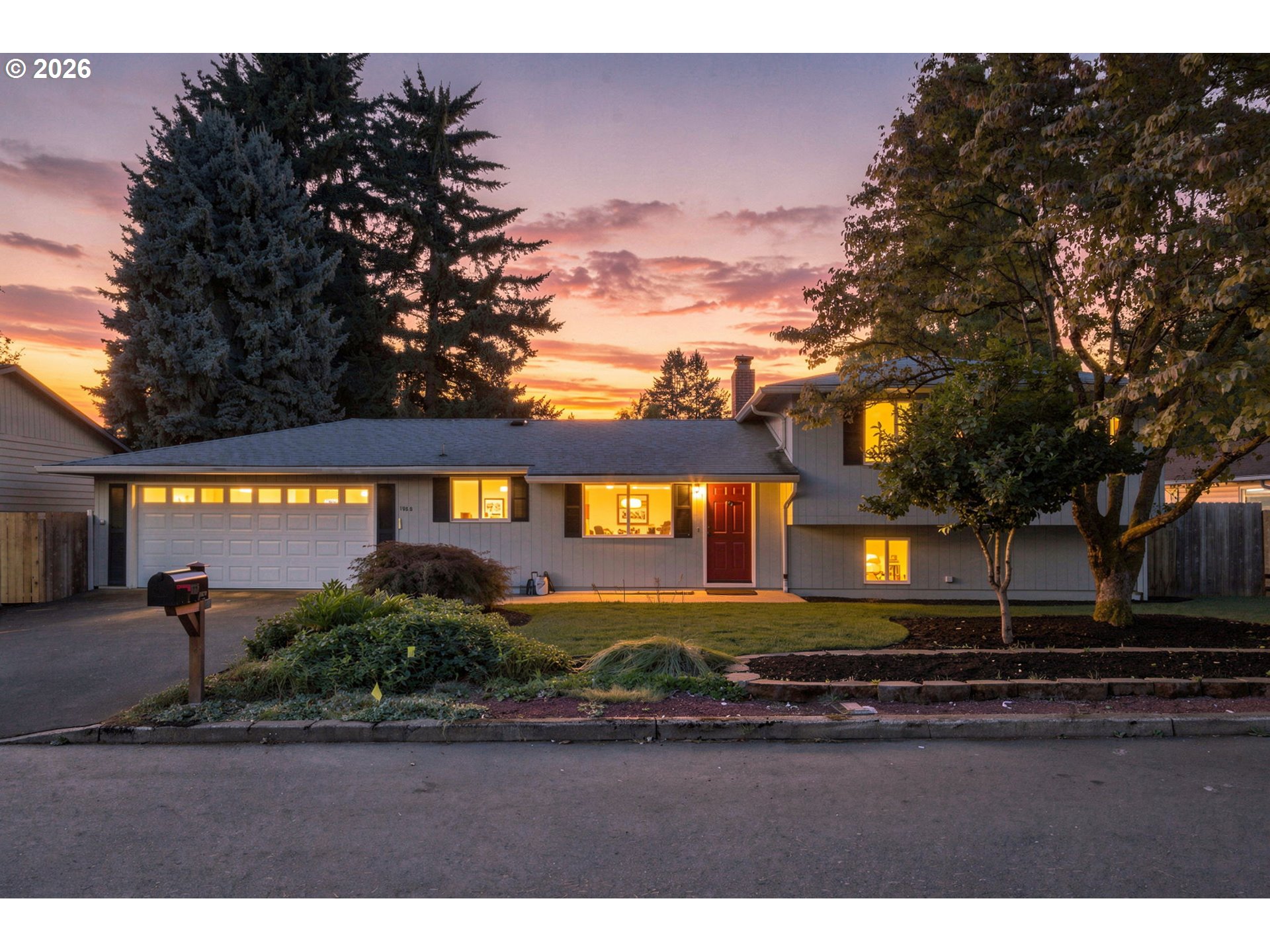 1120 Douglas Dr — photo