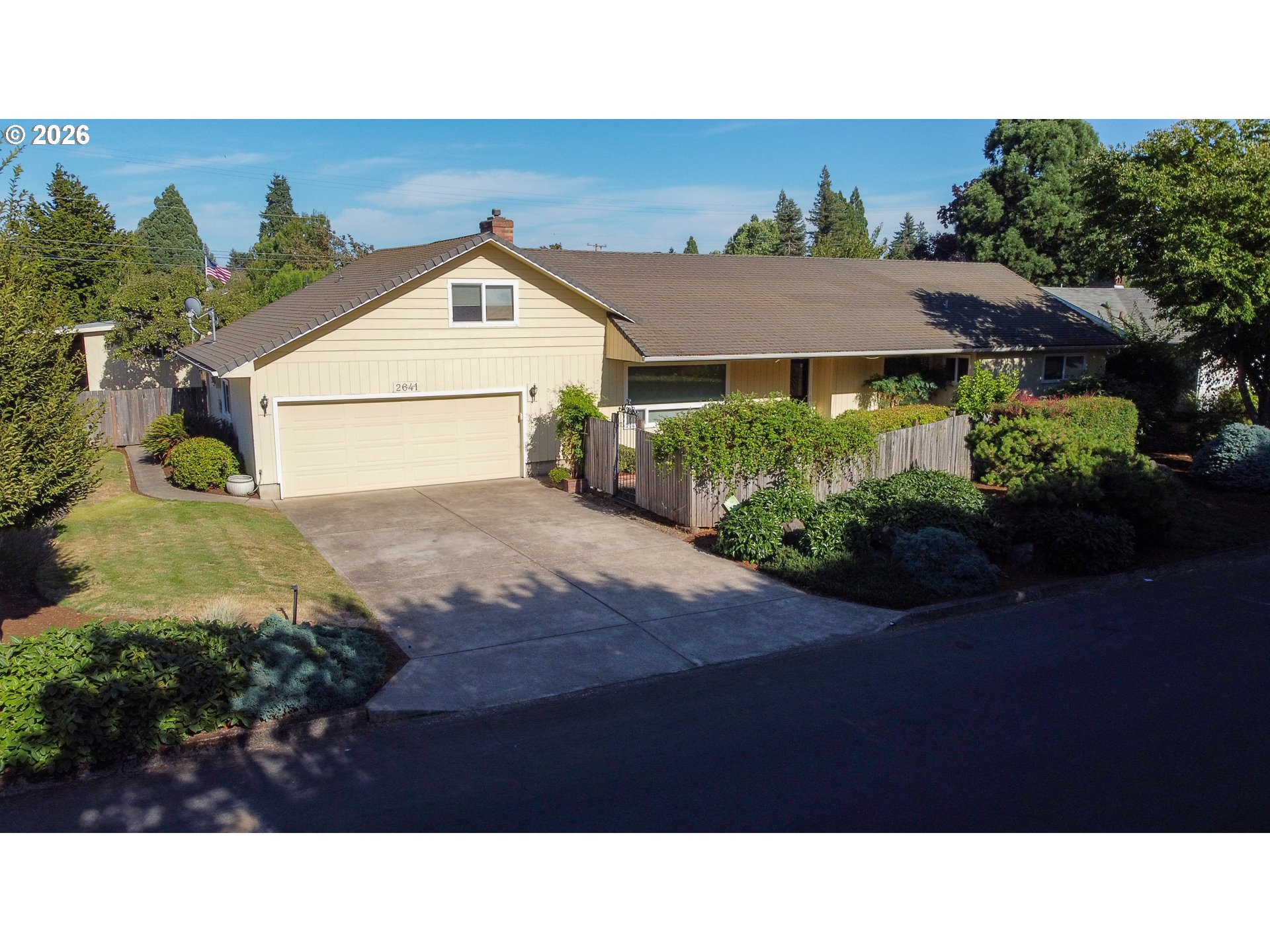 2641 Castle Dr — photo