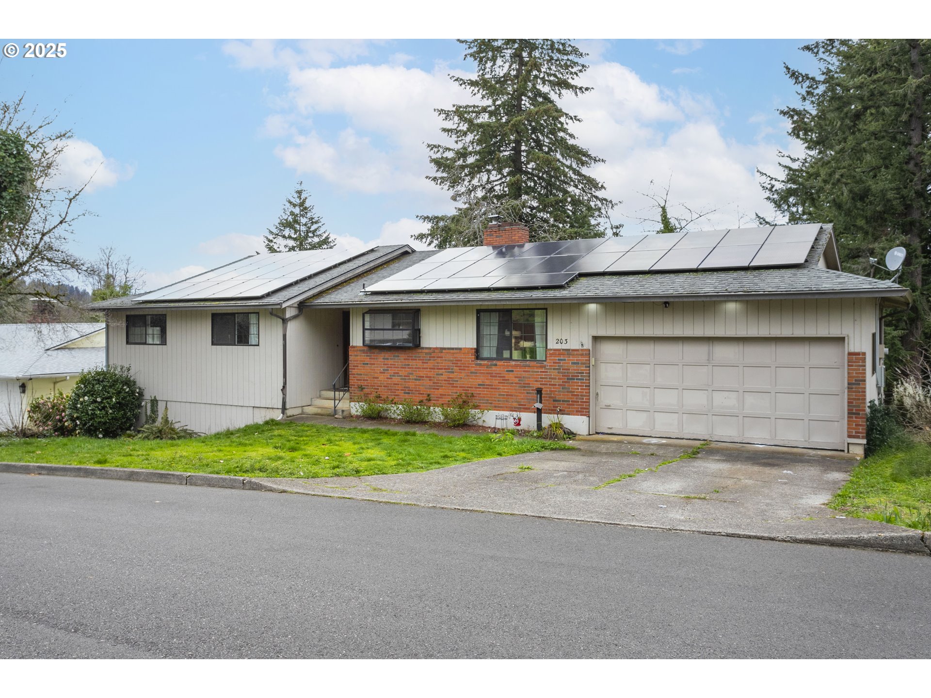203 SE Ginseng Dr — photo