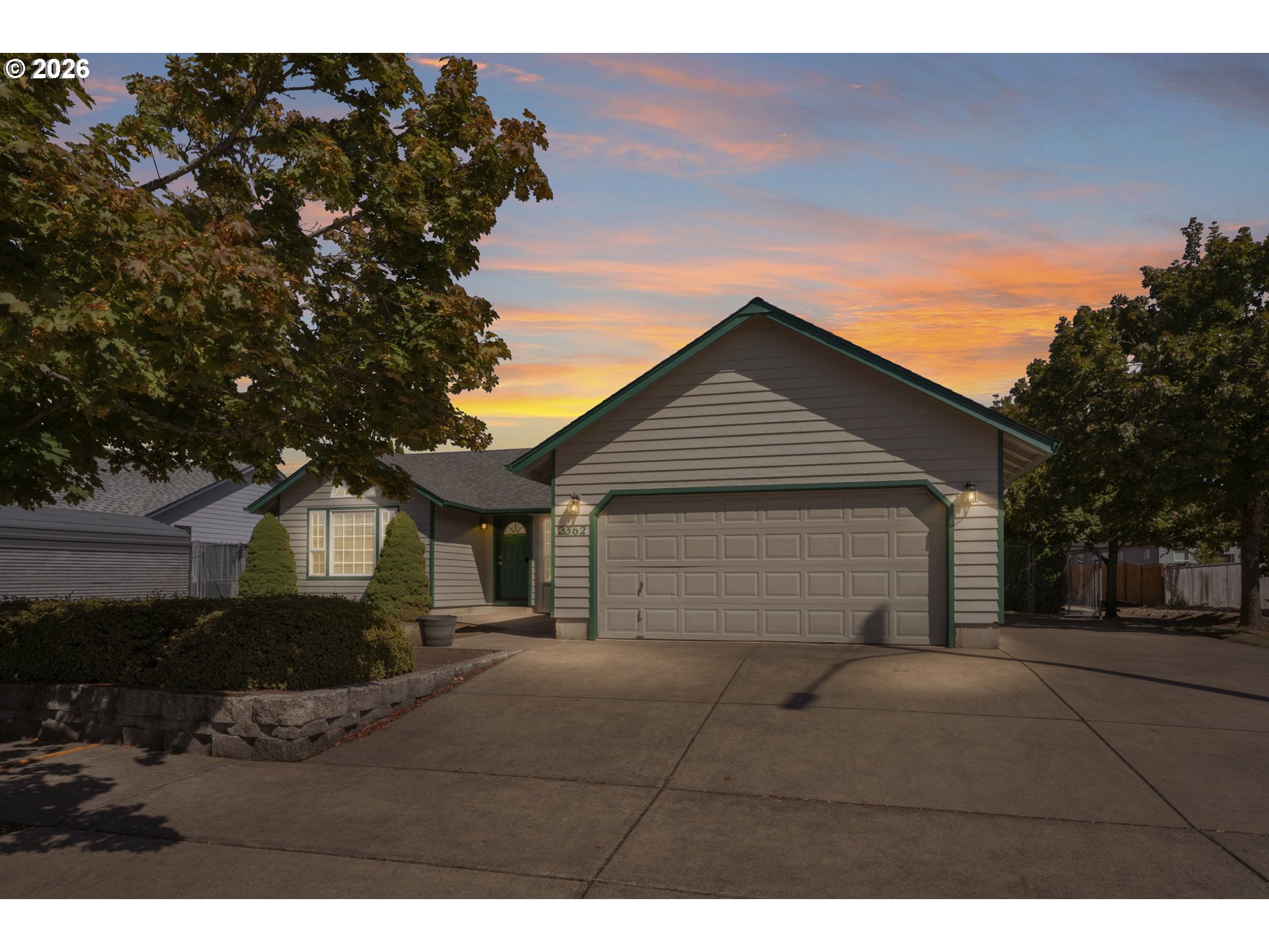 2362 Loch Dr — photo