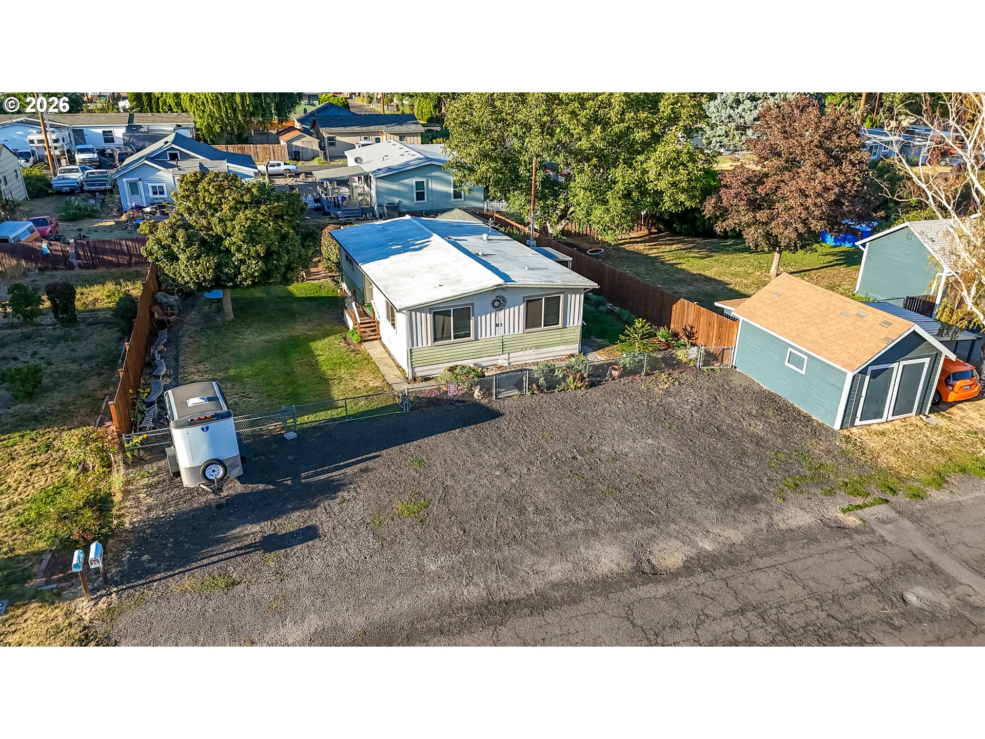 813 Home Ct — photo