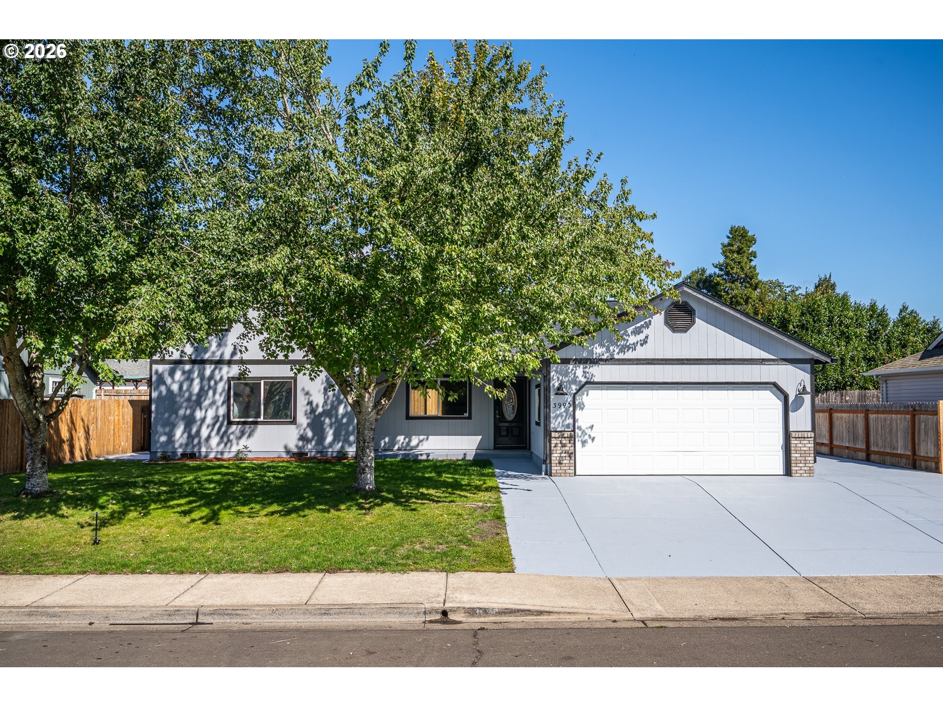 3990 Douglas Dr — photo