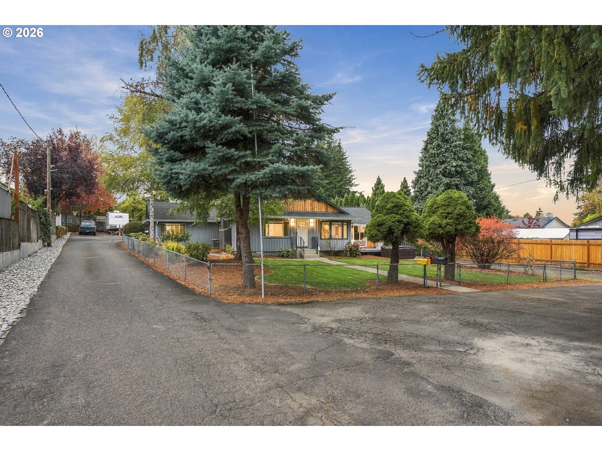 2559 SE Barnes Rd, Gresham, OR 97080 — photo 2