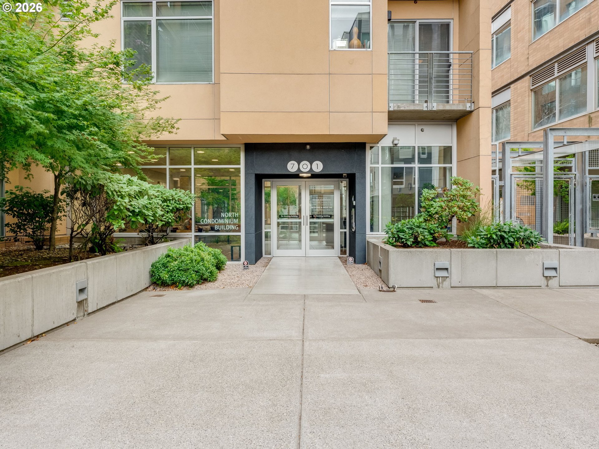 701 Columbia St 414 — photo
