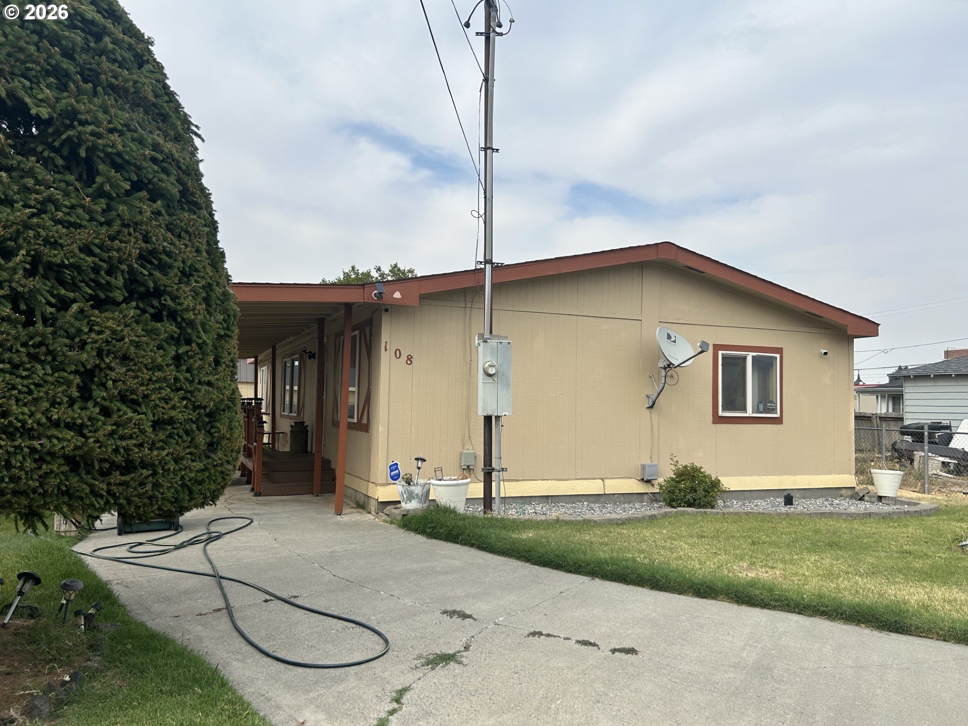 108 Catherine Ave — photo