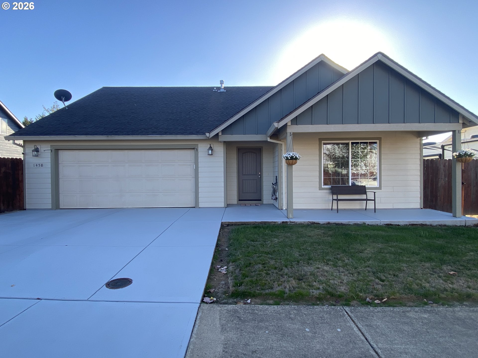 1458 Avery Dr — photo