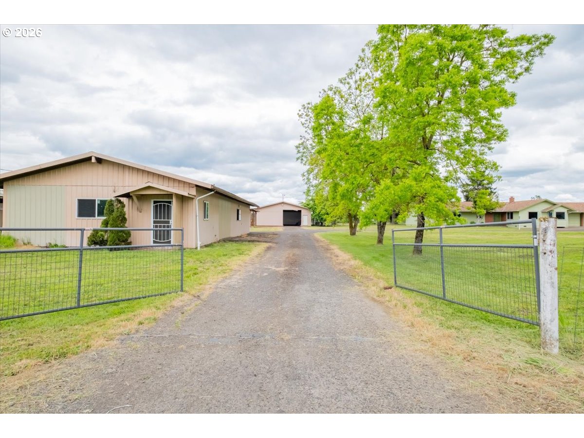 39129 Groshong Rd NE, Albany, OR 97321 — photo 2