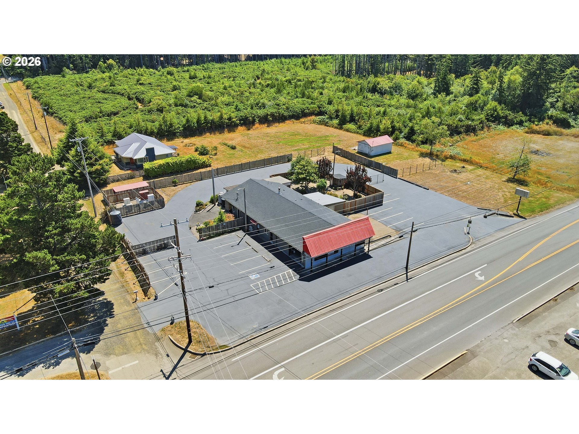 49045 Highway 101 — photo