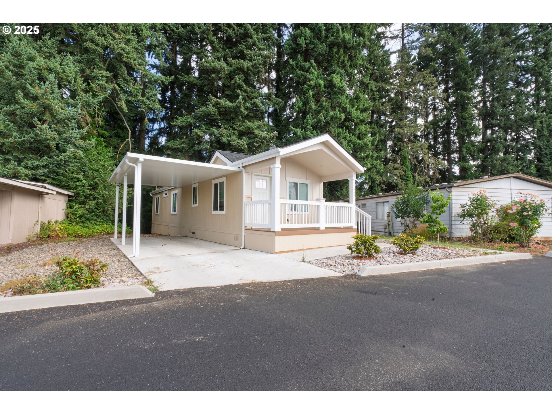 455 SW Liberty Bell Dr Unit 14 — photo