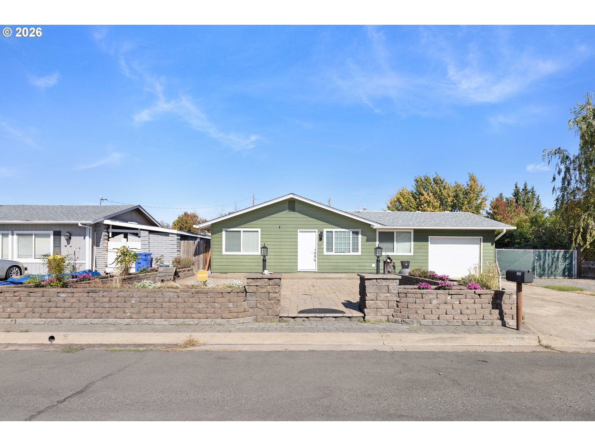 2082 Bel Air Ct — photo